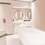 Hotel Bowmann, A Small Luxury Of The World