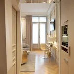 ホテル Bowmann, A Small Luxury Of The World