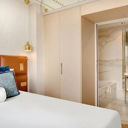 Bowmann, A Small Luxury Of The World 5* 파리