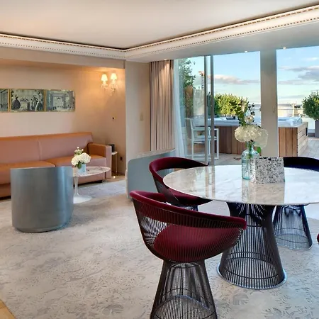 Hotel Bowmann, A Small Luxury Of The World
