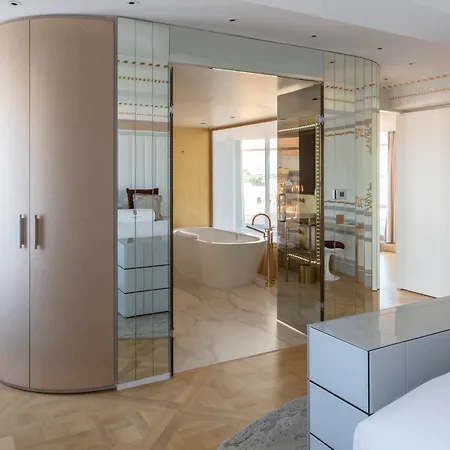 Bowmann, A Small Luxury Of The World Paris