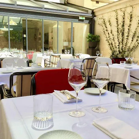Bowmann, A Small Luxury Of The World 5*