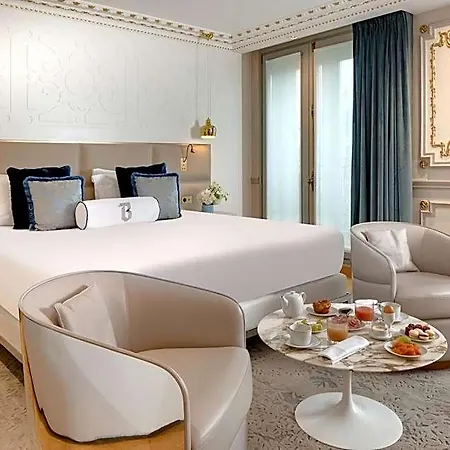 Bowmann, A Small Luxury Of The World 5*